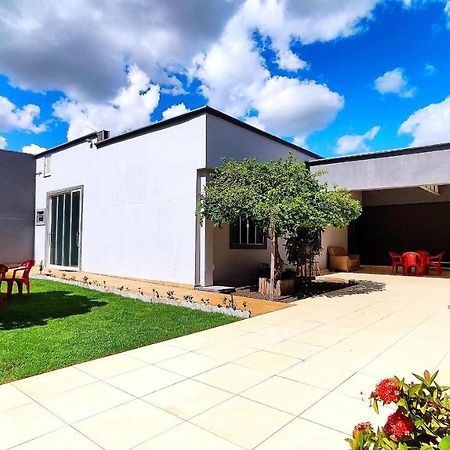 Villa Linda Casa Bairro Tranquilo Prox Cataratas Foz do Iguaçu Exterior foto